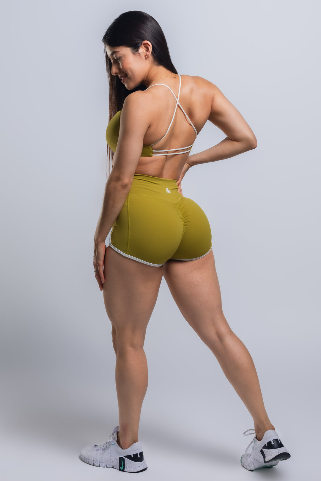 OUTLINE SHORTS