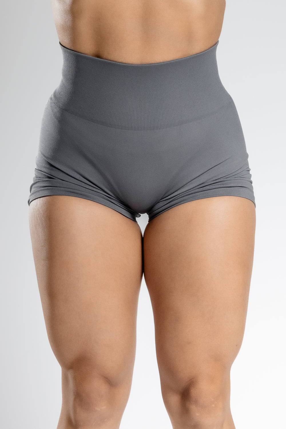 REFLECT SEAMLESS SHORTS 6"