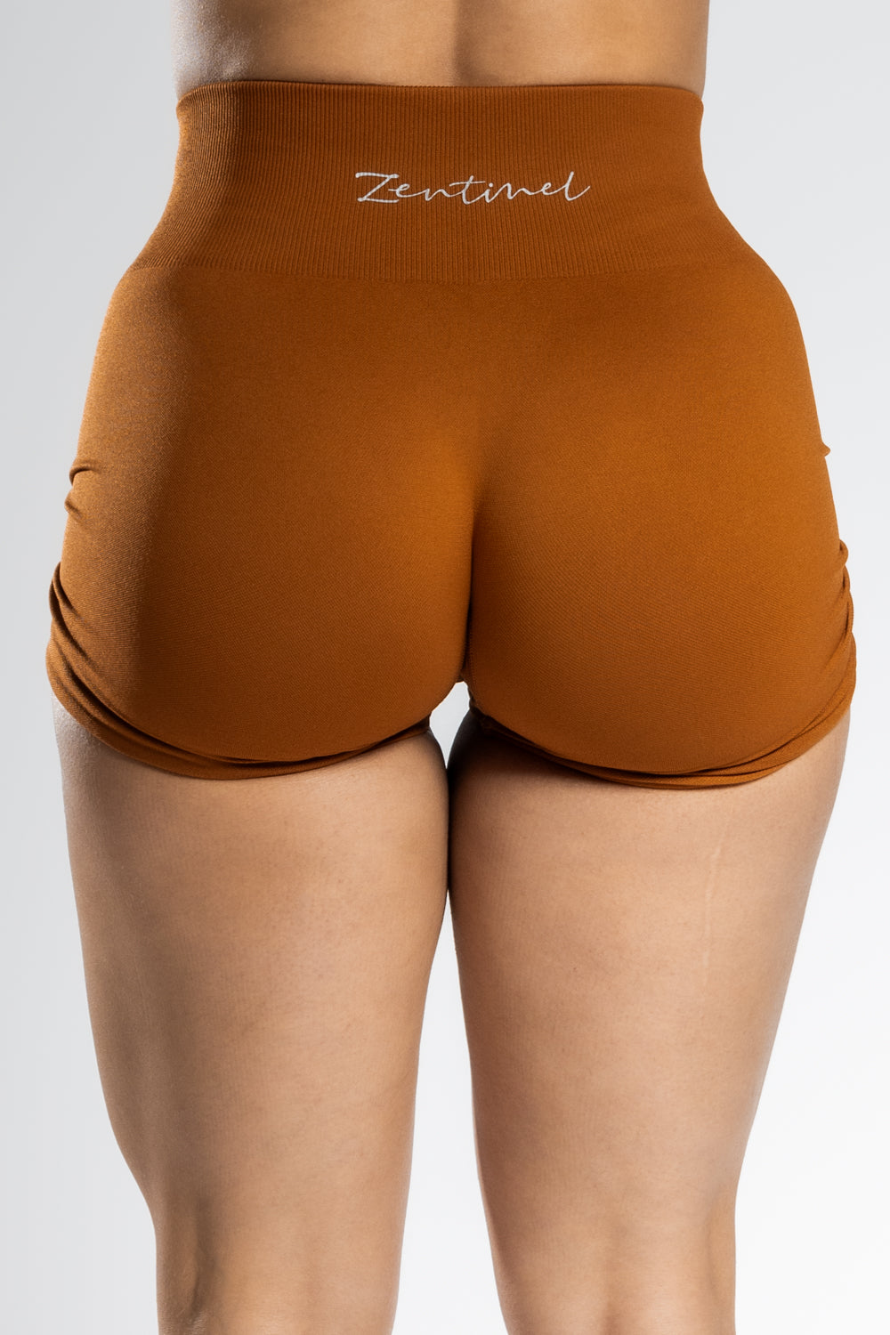 REFLECT SEAMLESS SHORTS 6"