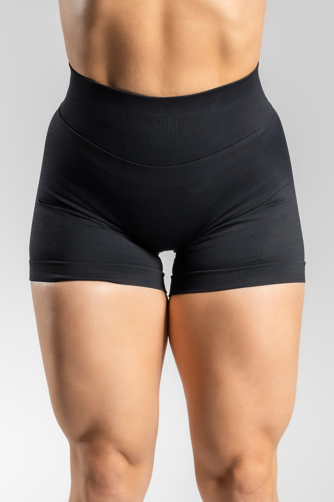 REFLECT SEAMLESS SHORTS 6"